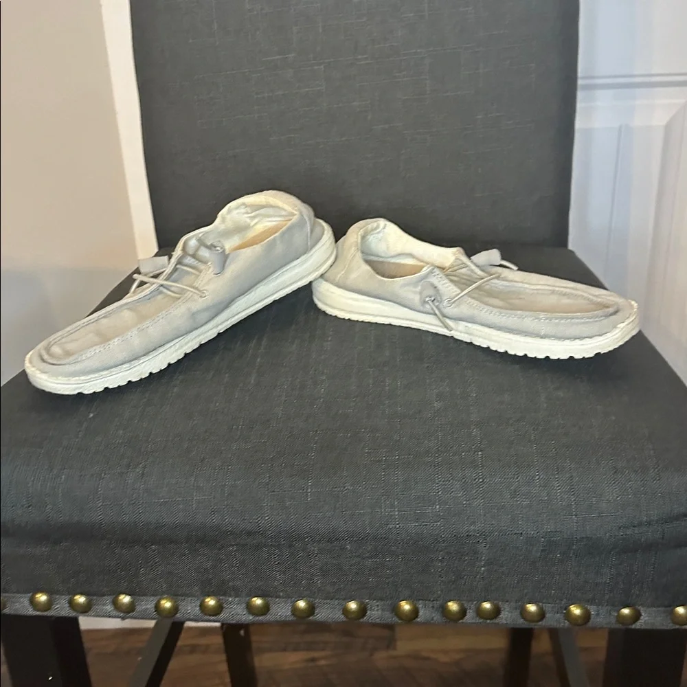 Hey Dude Wendy Women’s Size 7 Light‎ Gray Loafers